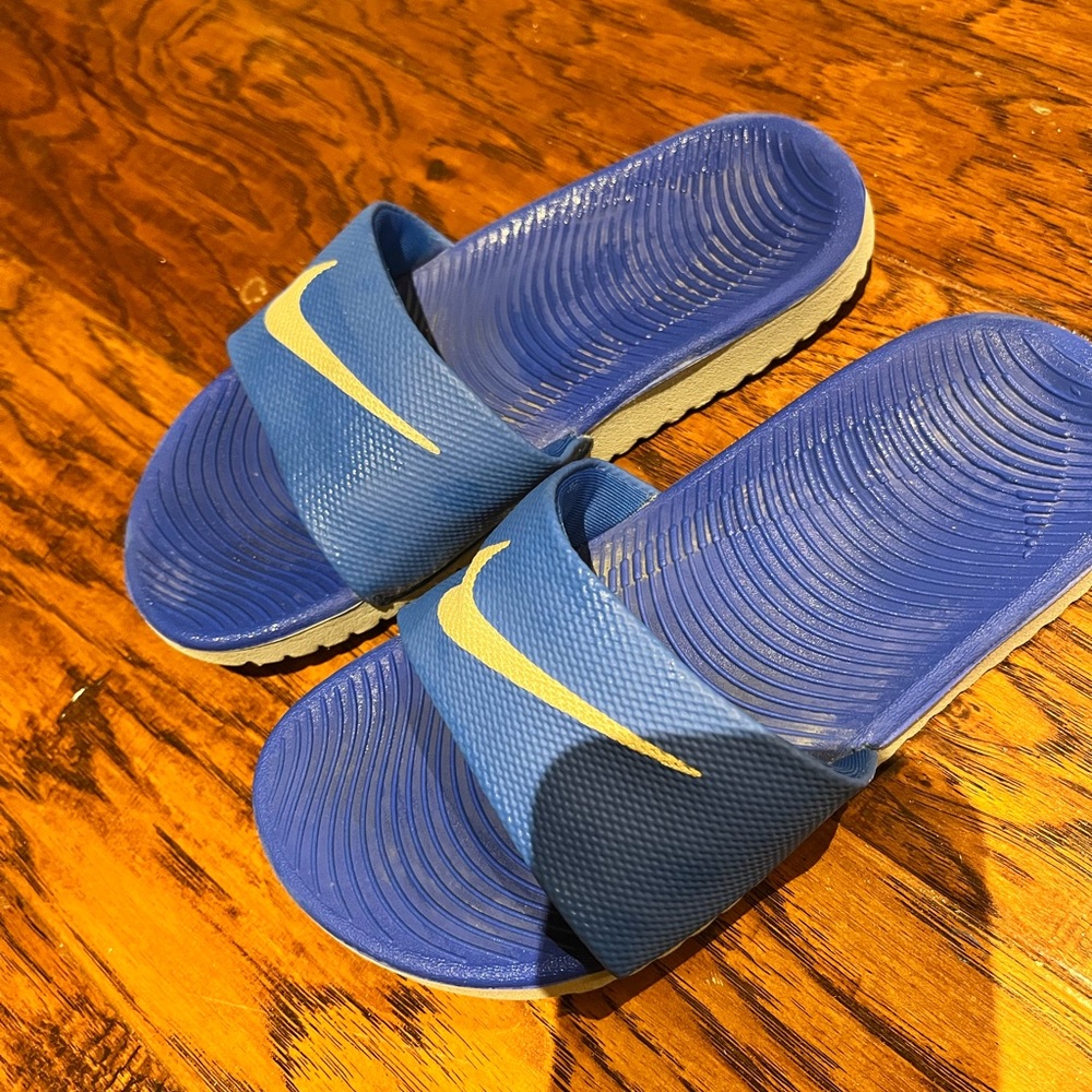 Nike Toddler size 12c slides